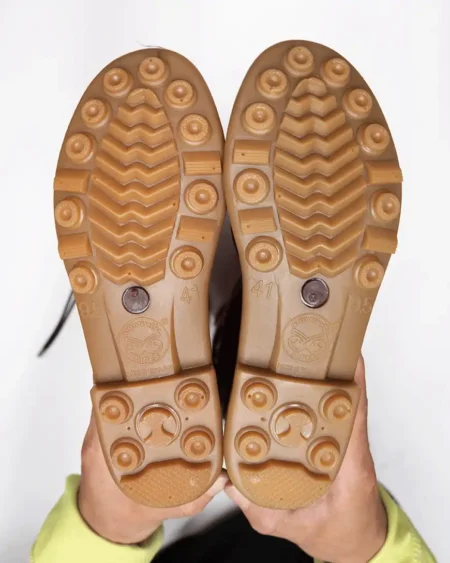 รองเท้าบู๊ตสีน้ำตาล1