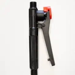 มือบีบพ่นยาพลาสติก-รุ่นใหญ่-สีดำ-แดง-เกลียวใหญ่-แข็งแรงทนทาน