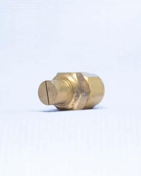 หัวพ่นยาทำจากทองเหลืองแท้-รุ่นฉีดผ่ากลาง-ขนาด-1/4-นิ้ว-ทนทานไม่เป็นสนิม