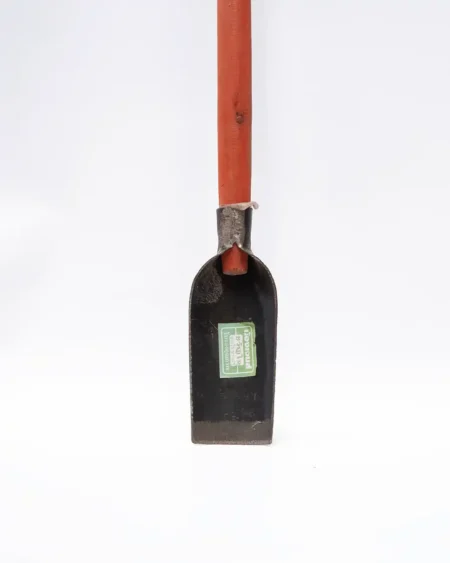 เสียมขุดดิน-หน้าเสียมเหล็กกล้าสีดำ-พร้อมด้ามไม้เนื้อแข็งขัดเรียบ-แข็งแรงทนทาน-สำหรับงานเกษตร